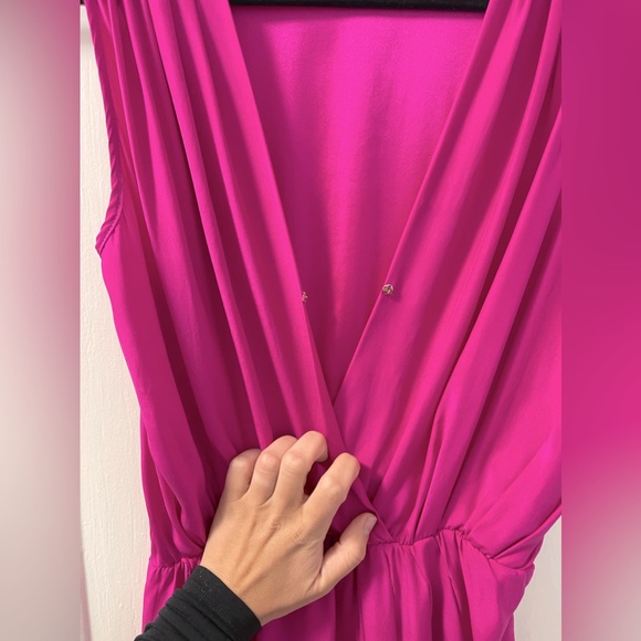 NWOT Blaque Label 100% Silk Fuchsia Sleeveless Mini Dress - Medium - Picture 5 of 8